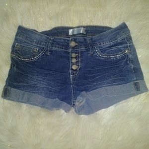 EUC. Womens/juniors denim shorts